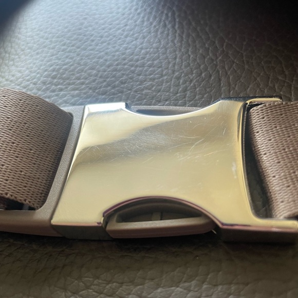 Athleta Excursion Crossbody Belt Bag - LIMITED EDITION - Picture 7 of 7